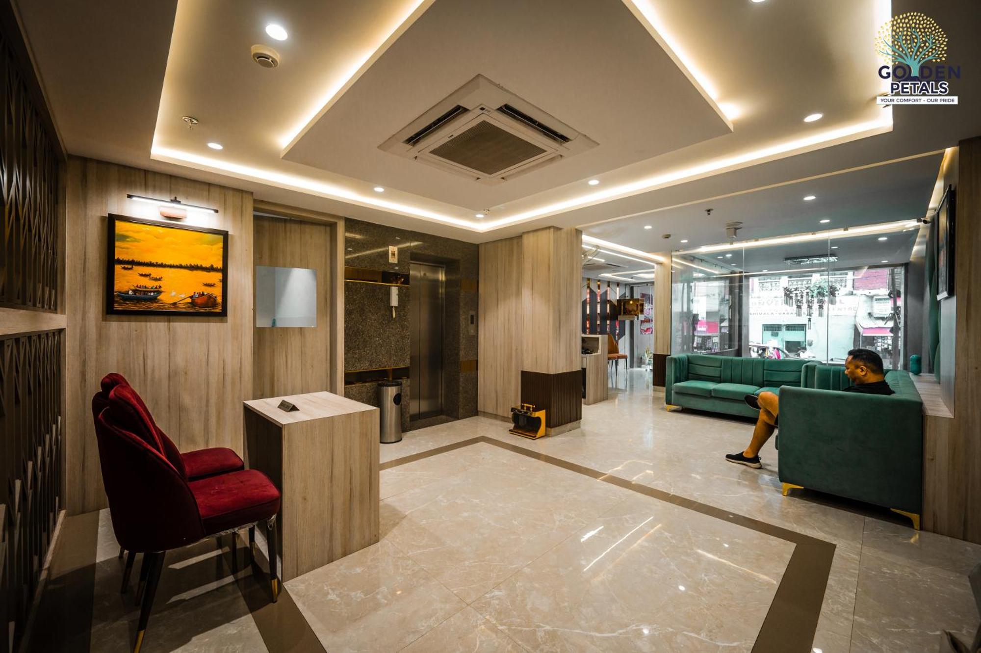 Hotel Golden Petals Варанасі Екстер'єр фото