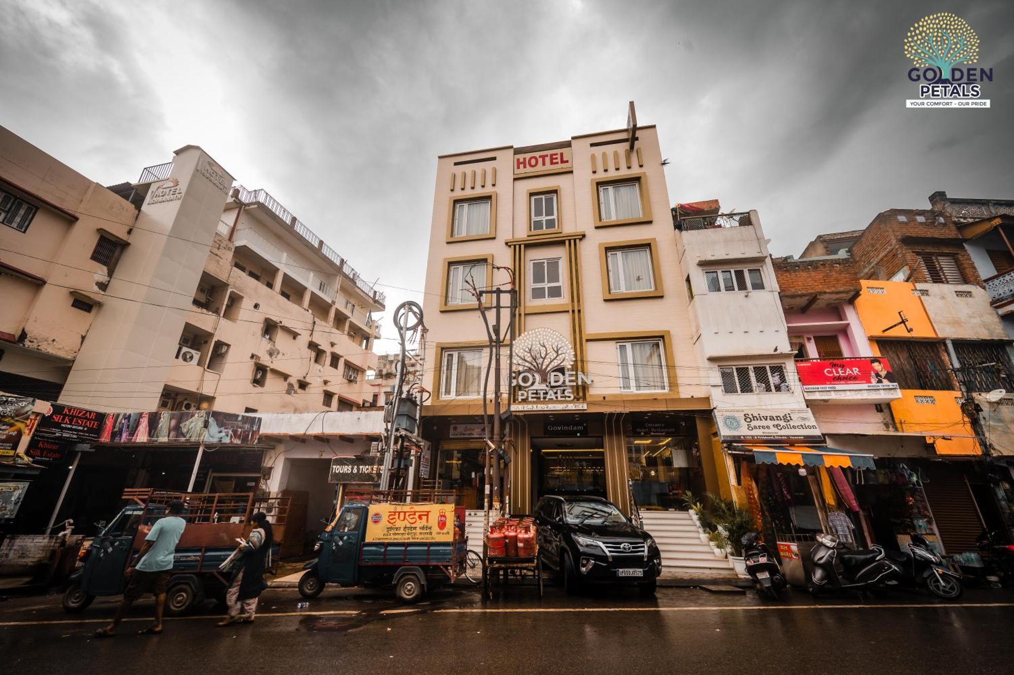 Hotel Golden Petals Варанасі Екстер'єр фото
