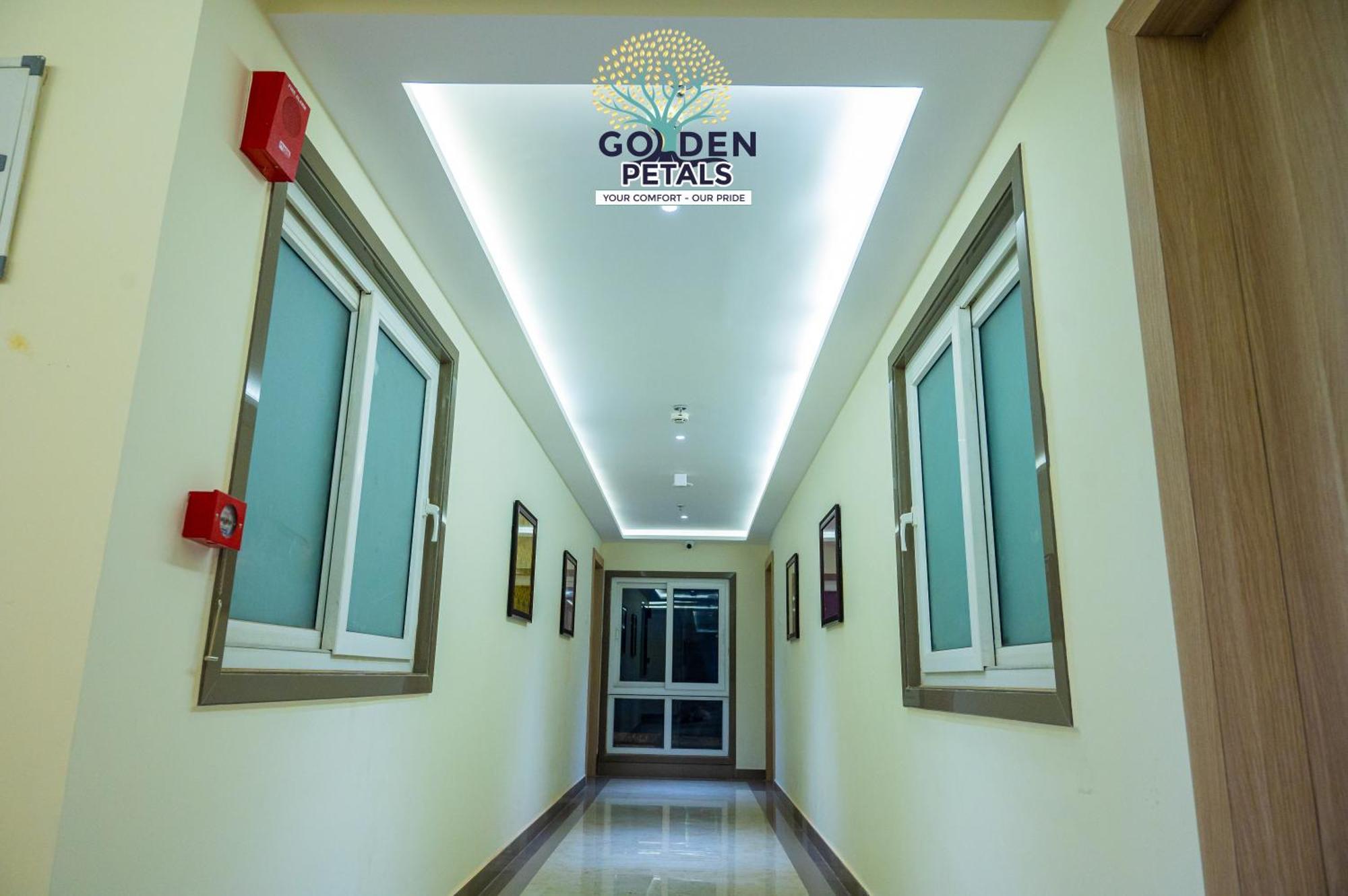Hotel Golden Petals Варанасі Екстер'єр фото